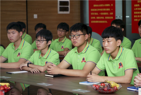 最美不過(guò)初相見(jiàn)！——南京新華2019年秋季新生見(jiàn)面會(huì)