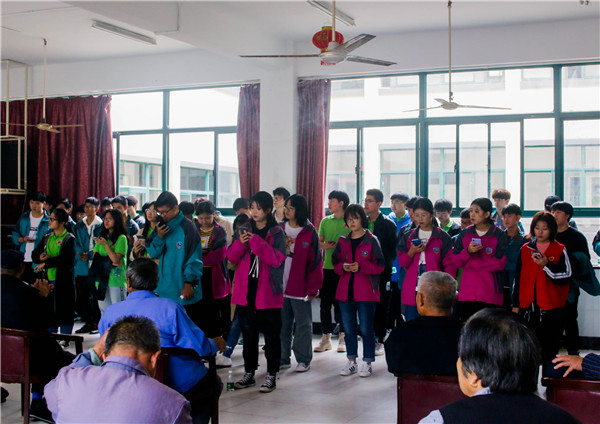 你我志愿心，傳遞敬老情——南京新華學(xué)子走進(jìn)秣陵街道敬老院