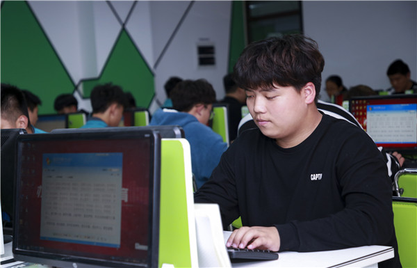 熱烈祝賀“輕舞飛揚，彈指如風”計算機基本功大賽成功舉行！