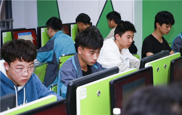 熱烈祝賀“輕舞飛揚，彈指如風”計算機基本功大賽成功舉行！