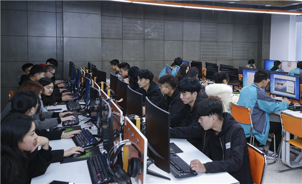 情系暖冬，感恩有你，南京新華愿與你一路同行！