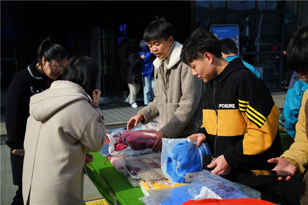 雙十二電商折扣哪家強(qiáng)？來(lái)看看魔創(chuàng)直播吧!