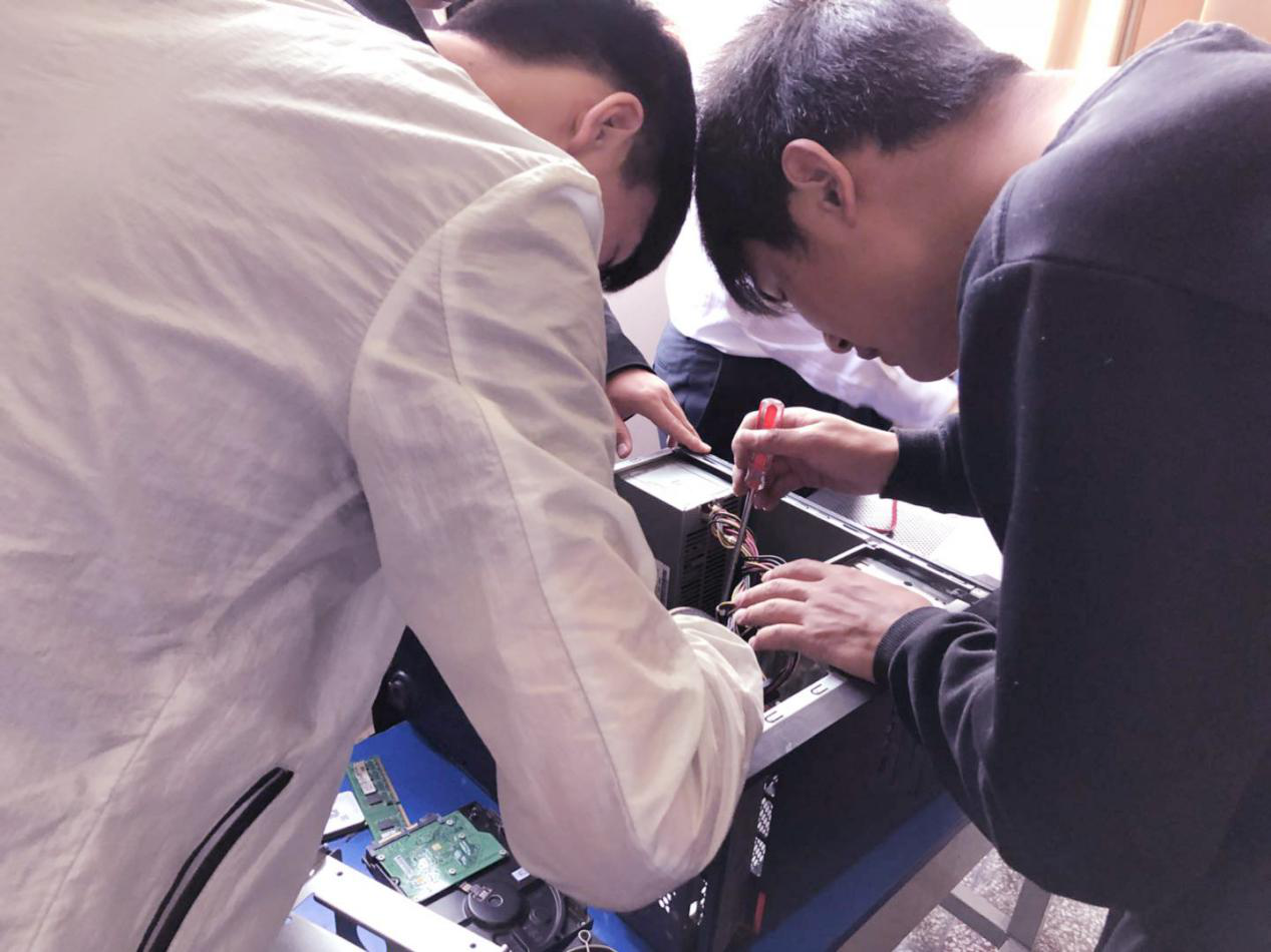 結(jié)伴來新華 一起創(chuàng)造精彩未來！