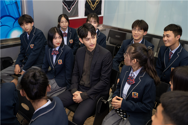 馬可來新華重拾校園生活，青春“競”是精彩！