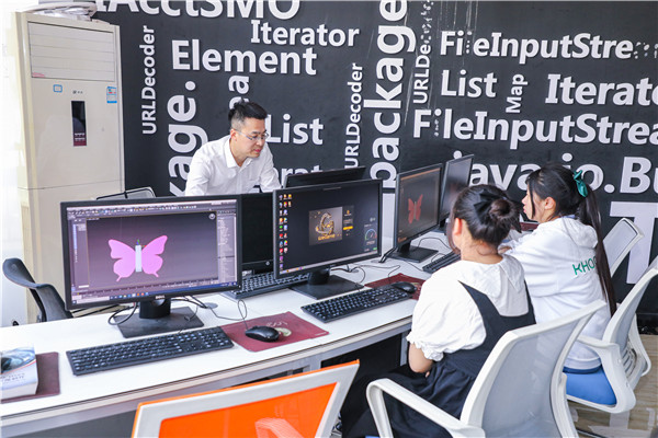 南京新華五一試學(xué)體驗(yàn)周火爆開啟！