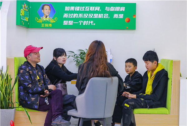 南京新華五一試學(xué)體驗(yàn)周火爆開啟！