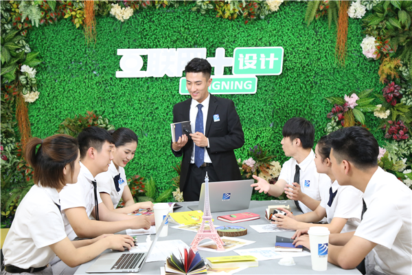 職教大品牌新華電腦教育“洞察職教，預(yù)見未來”