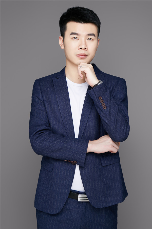 王者爭(zhēng)霸 限定名額！LGD俱樂(lè)部明星成員來(lái)新華啦！快來(lái)一戰(zhàn)高低