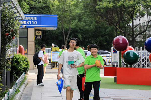 新生如期而至，南新校園再次生機(jī)勃發(fā)