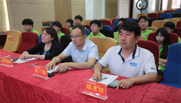 南京新華電腦專修學(xué)?；ヂ?lián)網(wǎng)2303班結(jié)課答辯圓滿落幕，學(xué)子展現(xiàn)<a href=http://njxh.cn target=_blank class=infotextkey>專業(yè)</a>技能與風(fēng)采