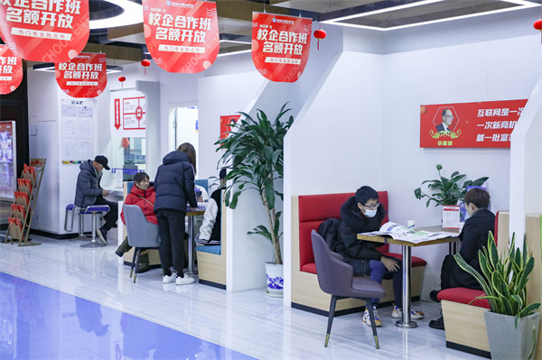 1743148123567503.jpg 2O2A0256.jpg